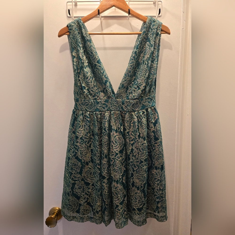 Lulu's Tawny Green Metalic Lace Skater Dress - Small
